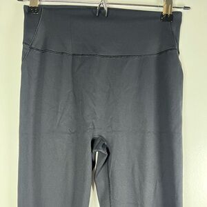 NWT NIKE SKIMS COLLECTION MATTE
V-PANEL LEGGING 29INCH